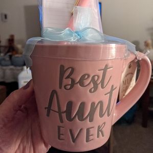 Mug with pen and note pad